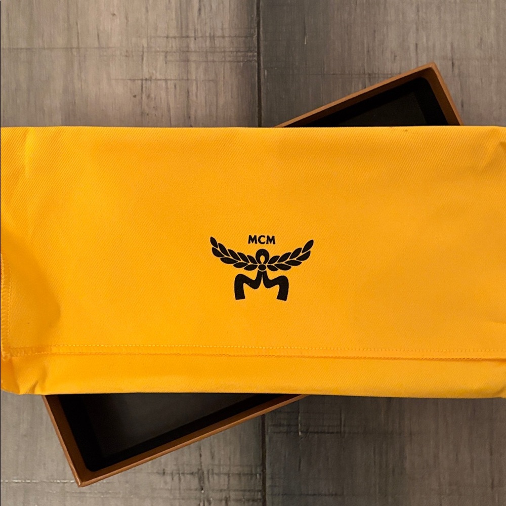 MCM - Never Carried Large Black Wallet - Picture 9 of 9